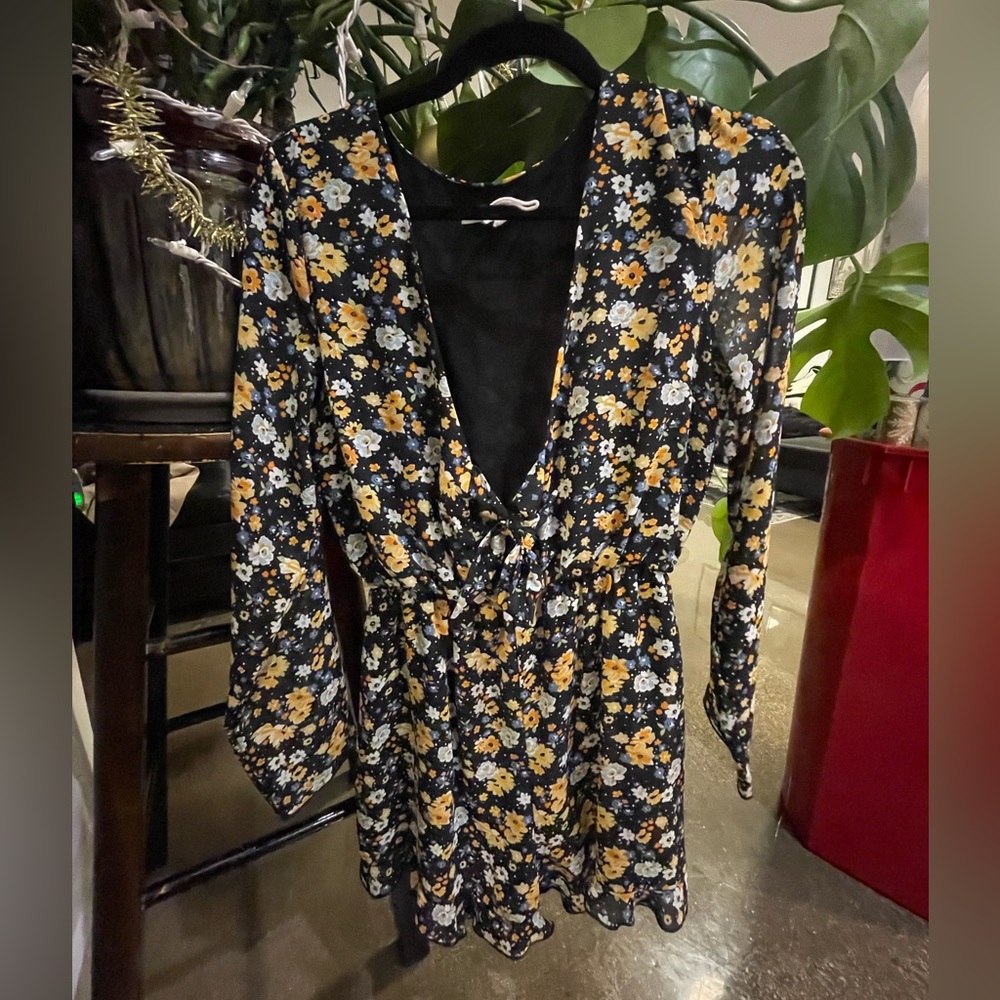 Floral romper size small